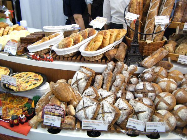 冷凍パン”の市場伸長 背景にパン店の人手不足、インバウンド拡大も追い風 | 食品産業新聞社ニュースWEB