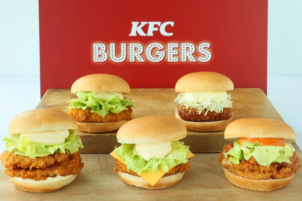 KFCに“バーガー”初登場、「辛口」「チーズ」「ダブル」チキン