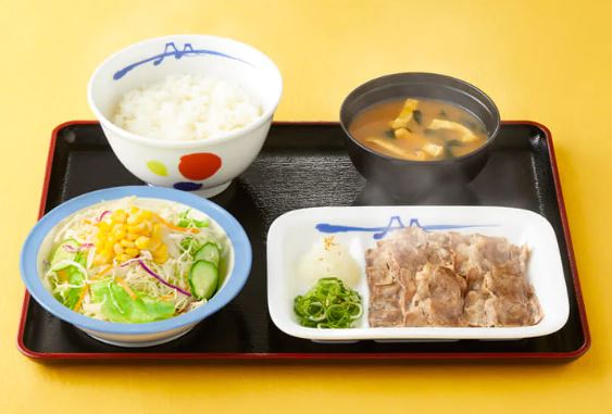 松屋の定番「牛焼肉定食」