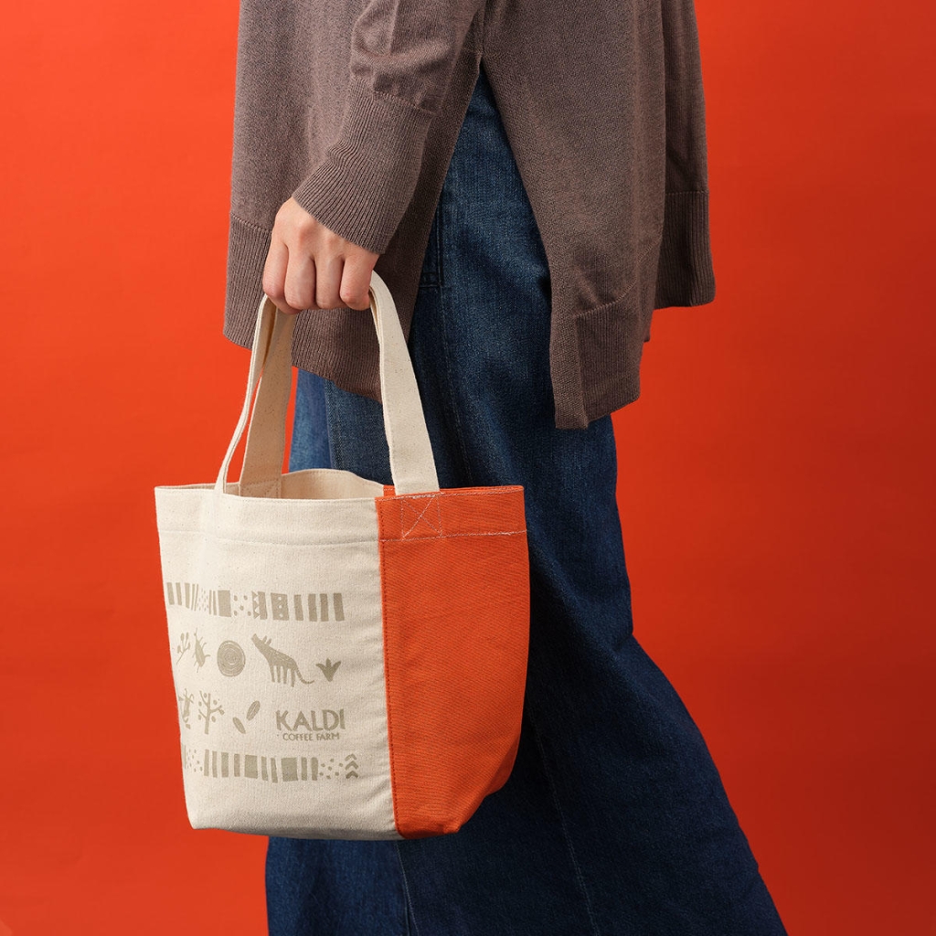 カルディ2023年初売り福袋「コーヒー福袋人気セット」のバッグ