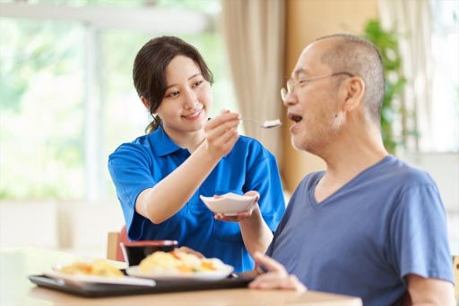 食材高騰で病院･介護施設でも値上げ、施設栄養士「高齢者の食事ゆえ、特に厳しい」