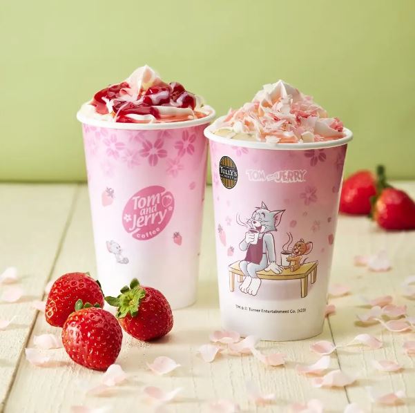 タリーズコーヒー「トムとジェリー &TEA 桜香る苺ロイヤルミルクティー」「トムとジェリー 桜舞う苺ホワイトショコララテ」