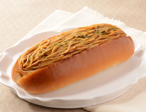 ローソン「盛りすぎ!焼きそばパン」