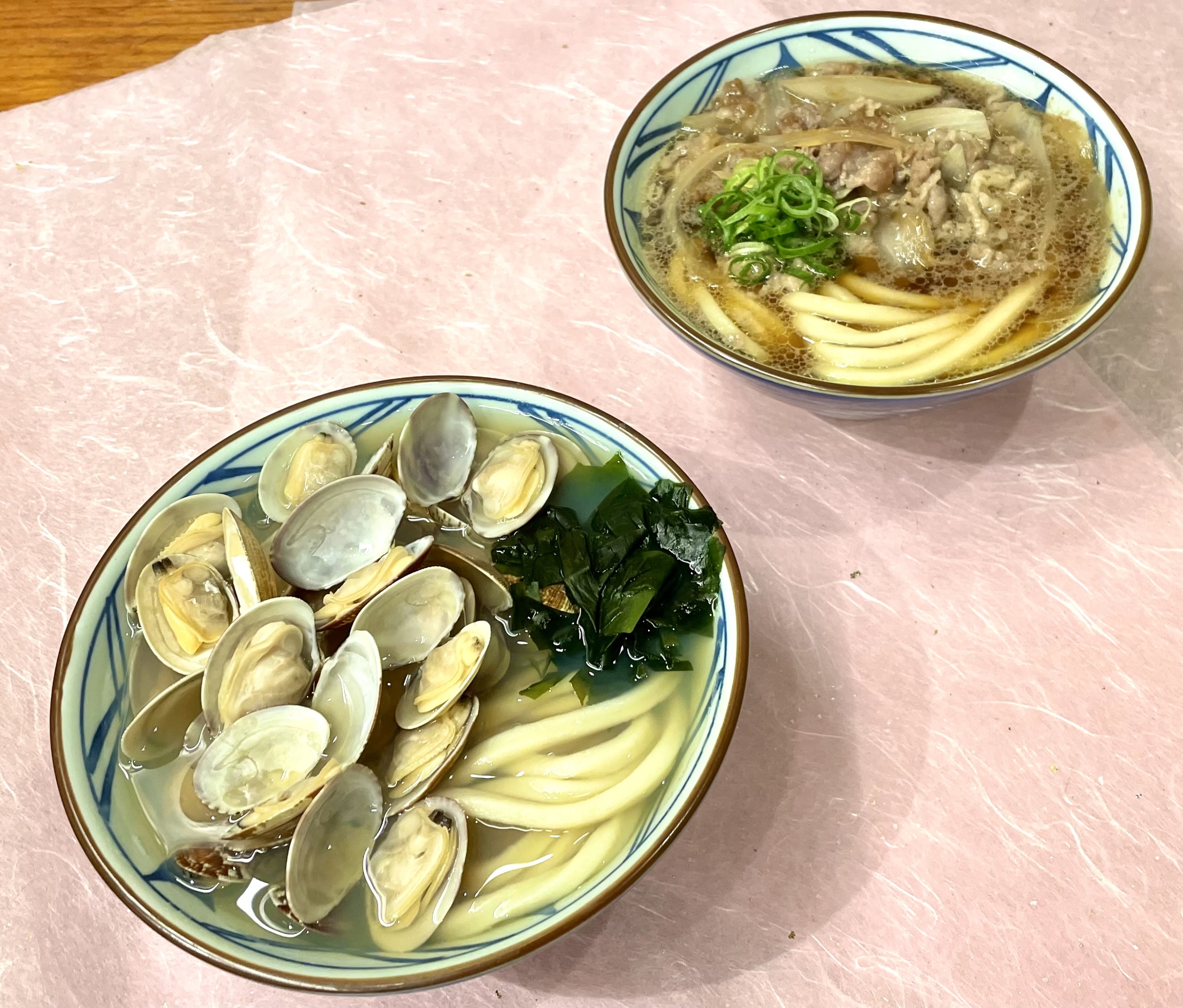 丸亀製麺「山盛りあさりうどん」「焼きたて肉うどん」