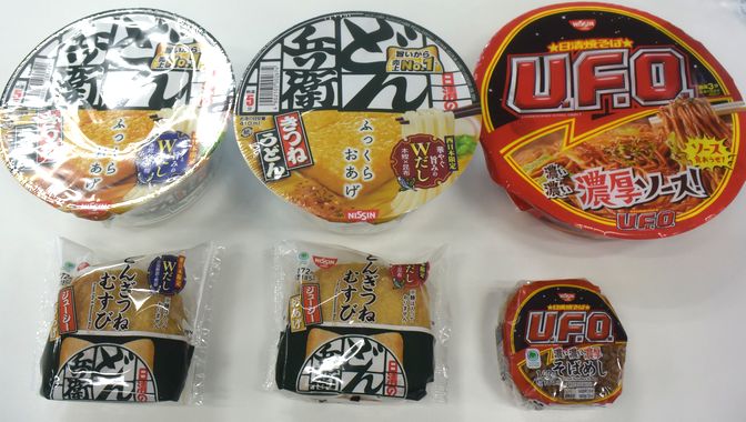 日清食品「日清のどん兵衛」「日清焼そばUFO」とファミリーマート「どんぎつねむすび」「UFO濃い濃い濃厚そばめし」