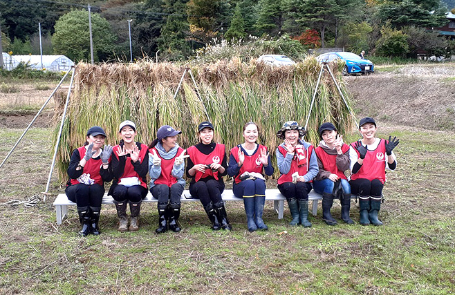 日本航空の女性社員も米作りから参加