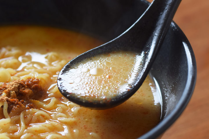 「一蘭ラーメンちぢれ麺 秘伝のたれ2倍スープ 味変しょうがスパイス付」秘伝のたれ2倍スープ