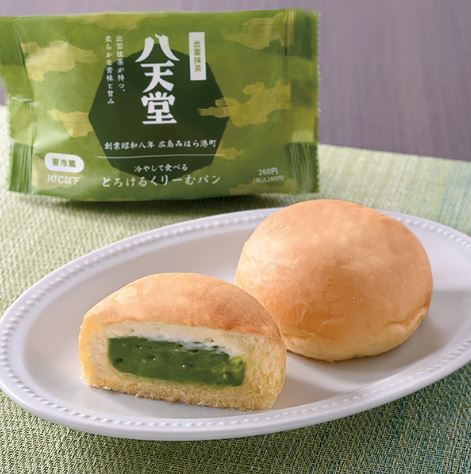 ファミマ限定「冷やして食べる とろけるくりーむパン 出雲抹茶」