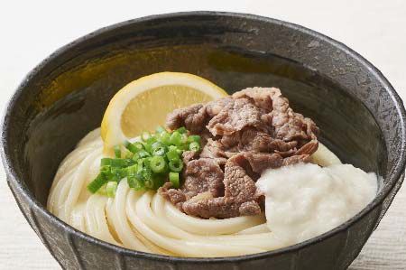 総合グランプリ「極上オリーブ牛と瀬戸内レモンの讃岐肉ぶっかけとろろうどん」(石丸製麺)