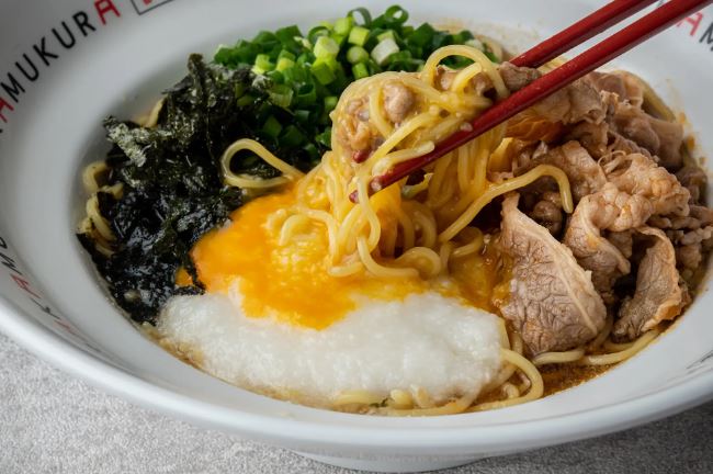 どうとんぼり神座「冷たい牛とろ玉ラーメン」