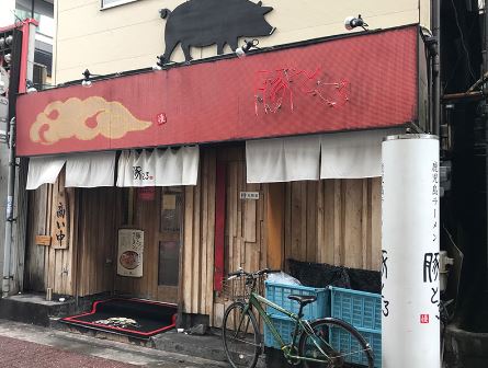 鹿児島のラーメン店「豚とろ」