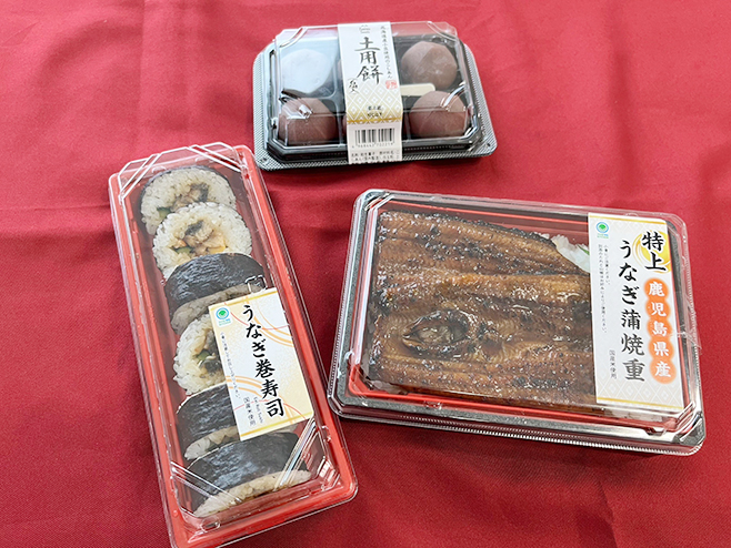 ファミリーマート「うなぎ巻寿司」「土用餅(6個入)」「特上　鹿児島県産うなぎ蒲焼重」