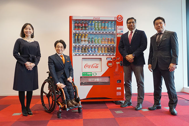(左から)田中副社長、ミライロの垣内社長、レハン･カーンバイスプレジデント、宇川ディレクター