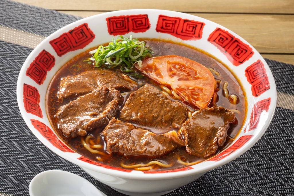 バーミヤン「番茄牛肉麺(ファンチェニューローメン)」