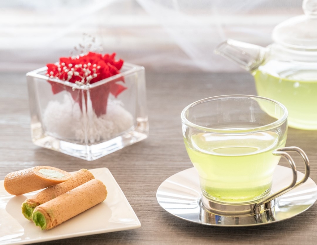 祇園辻利「カーネーション付宇治茶･抹茶菓子セット」イメージ