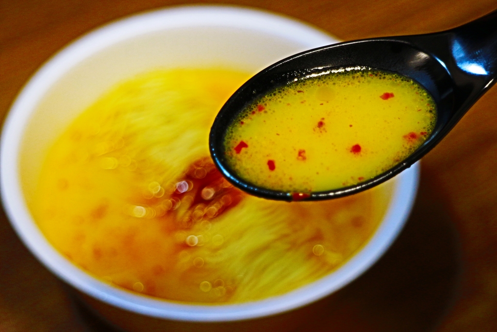 カップ麺「一蘭とんこつ炎」イメージ