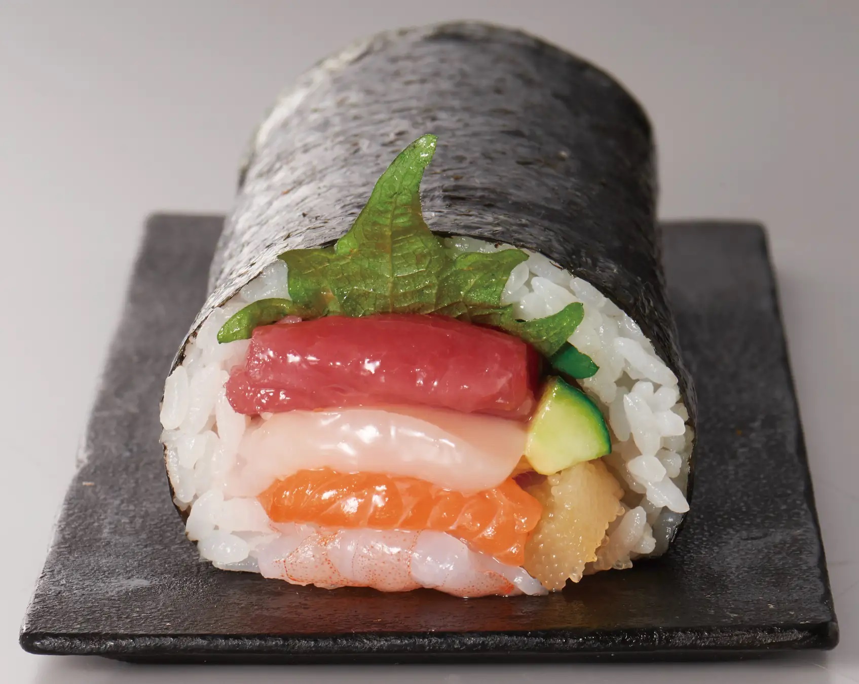 サミット2025年「恵方巻」、定番の太巻だけでなく、中巻やセット商品を充実、本鮪の「中トロ」「赤身」、「北海道産いくら」「帆立」などの“豪華 ...