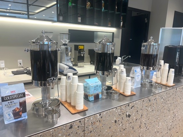水で丁寧に淹れる"水淹れコーヒー"の比較試飲