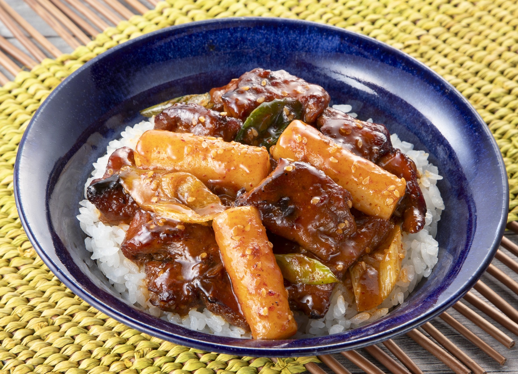 セブン‐イレブン「スップルグイチキン丼 韓国風旨辛炭火焼き鳥丼」