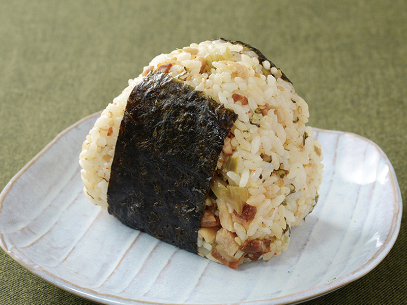 盛りすぎ!高菜チャーシューおにぎり