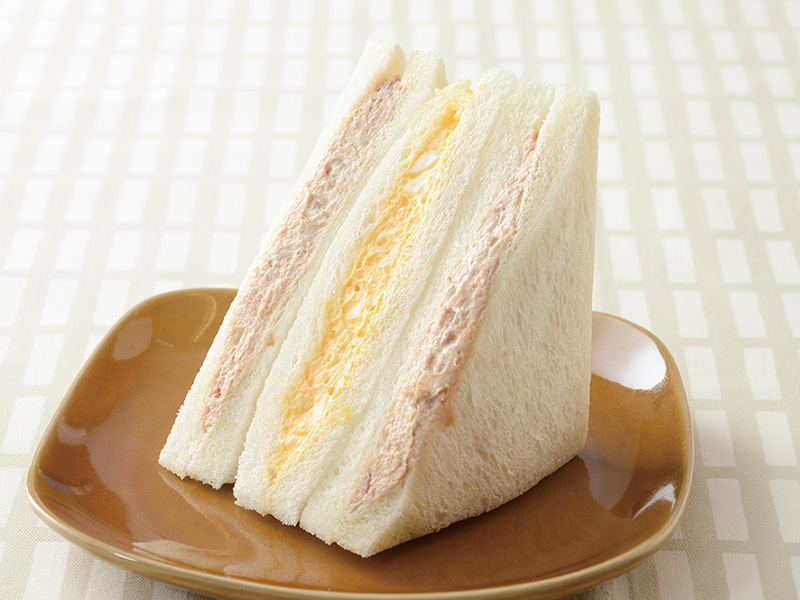 盛りすぎ!ツナたまごサンド