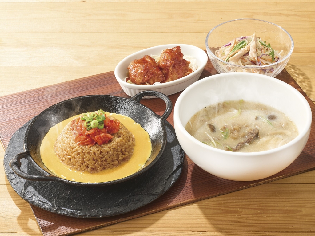 ジョナサン「鉄板まぜまぜチャーハンの韓流膳」