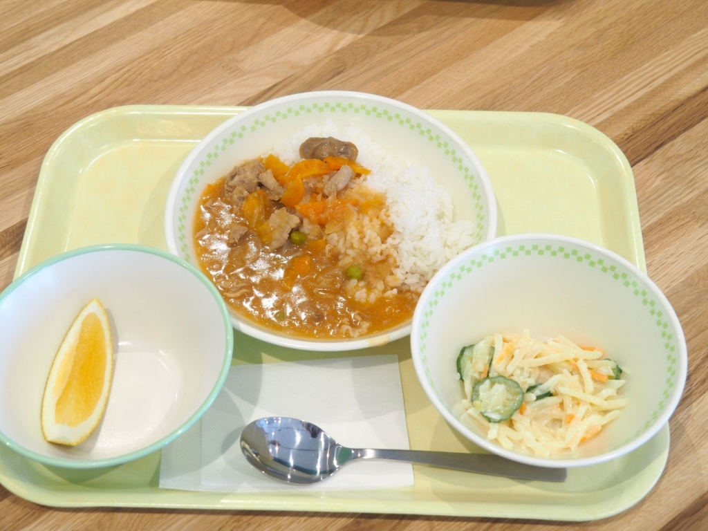 カフェメニューでもある中学校給食