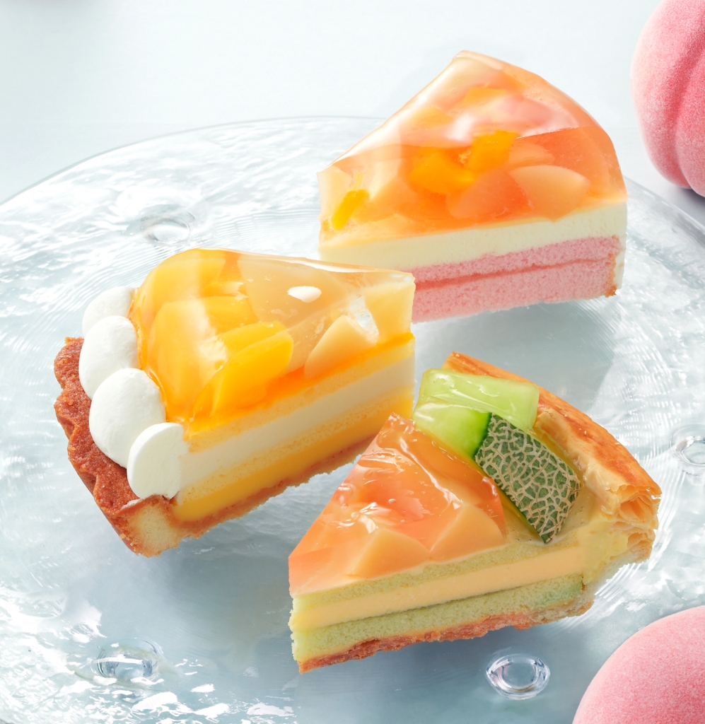銀座コージーコーナー“白桃×旬のフルーツ”の3種のケーキ