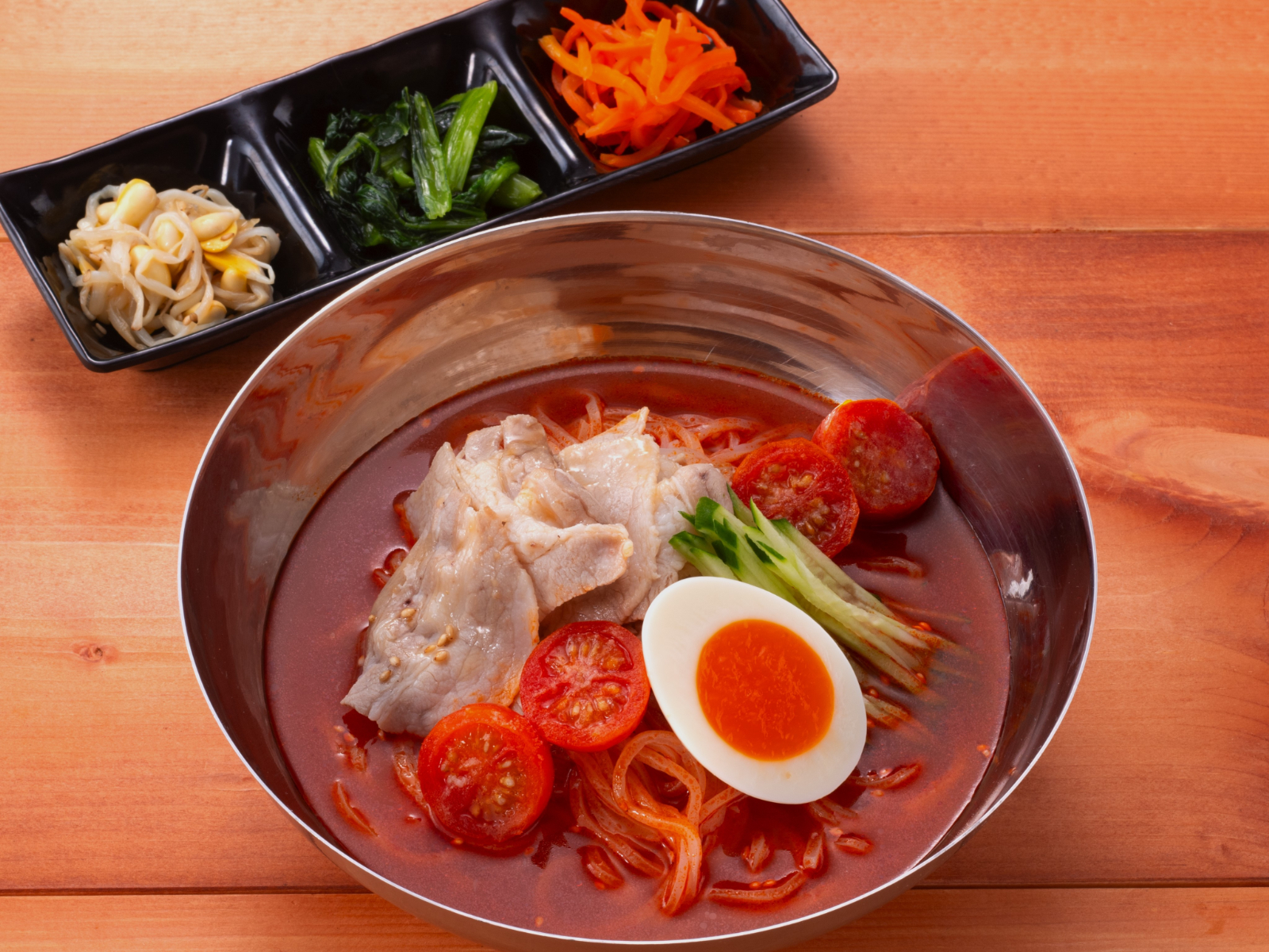 牛角焼肉食堂「濃厚トマト冷麺」