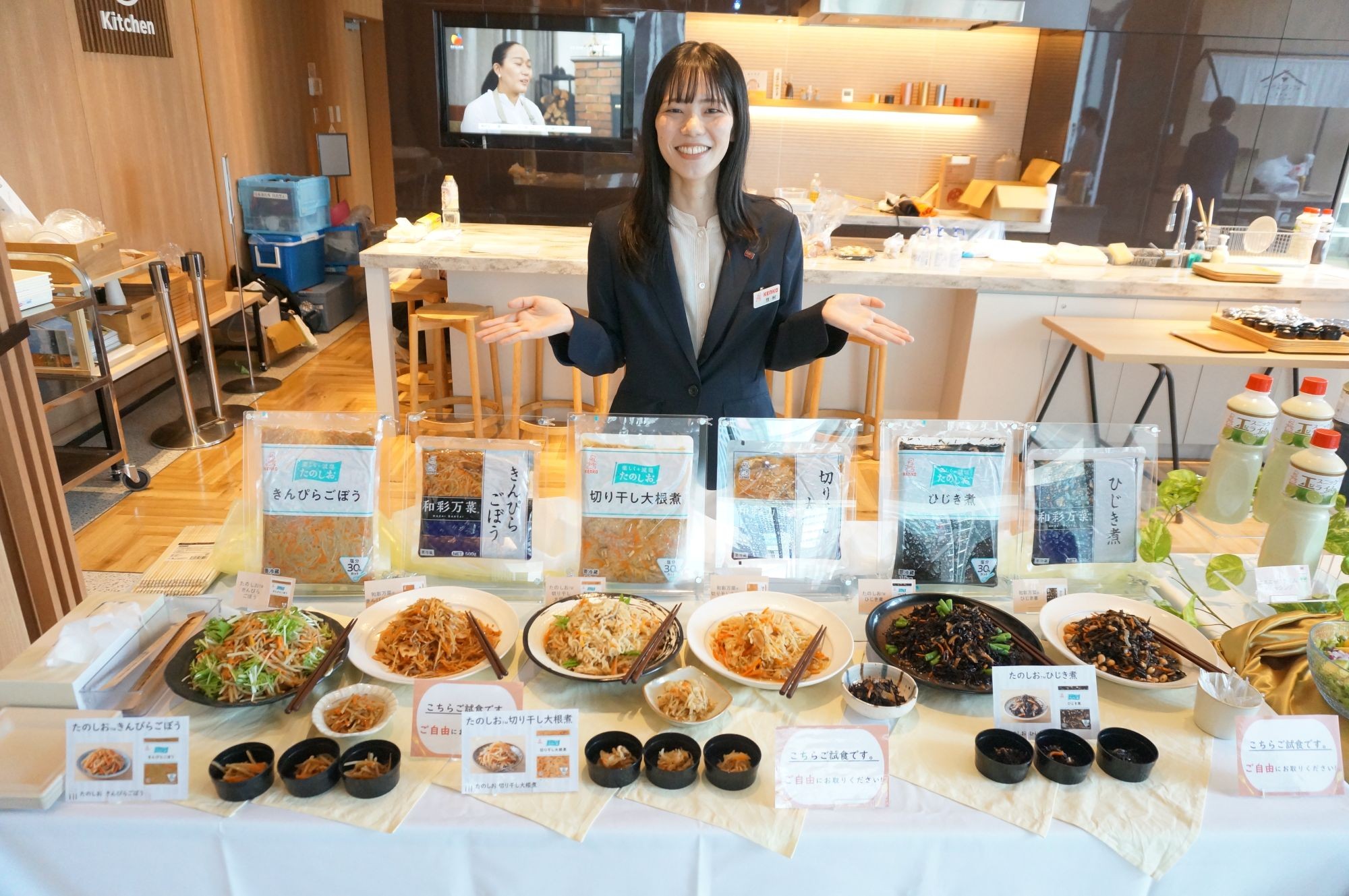 減塩に配慮した新ブランド「たのしお」のおいしさを伝えるケンコーマヨネーズの竹村真琴さん