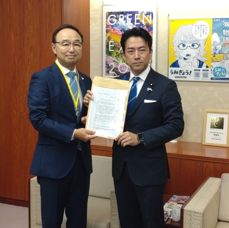 全国包装米飯協会の佐藤元会長、小泉進次郎農相