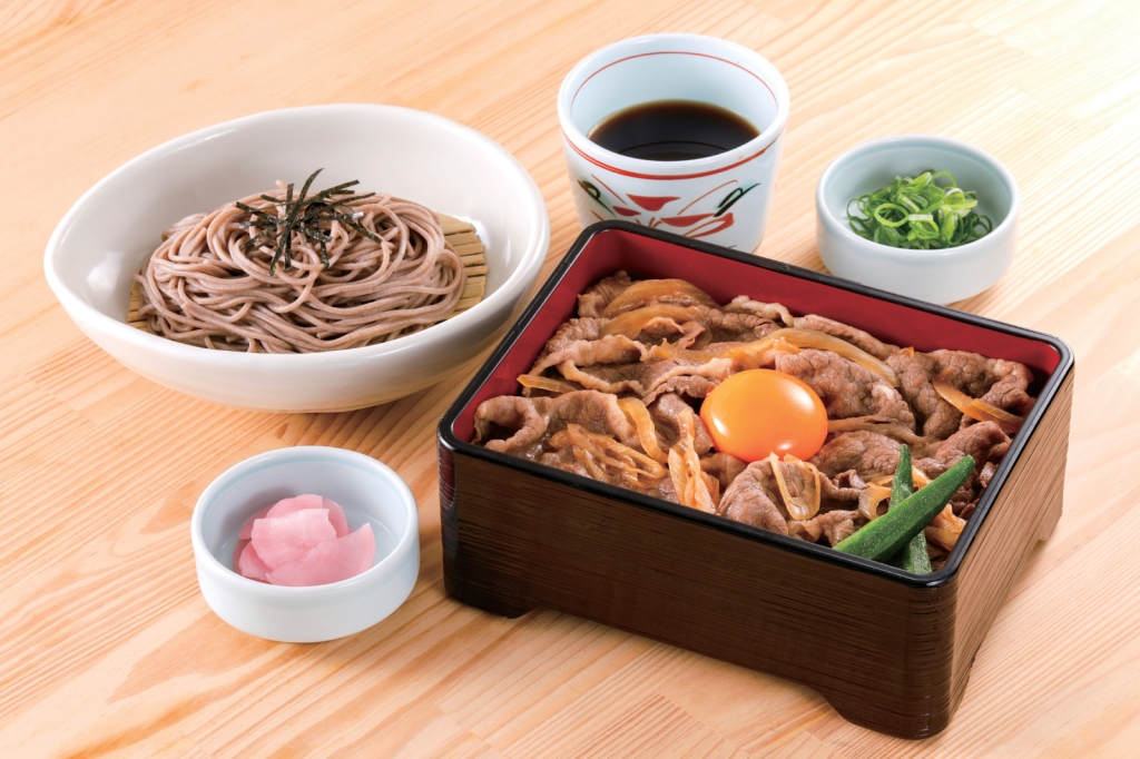 和食さと「黒毛和牛のすき焼き重」