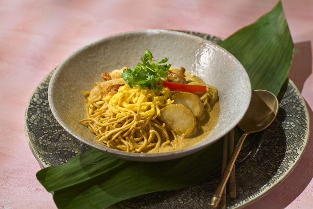 成城石井自家製 マッサマンカレーヌードル(自家製麺使用)