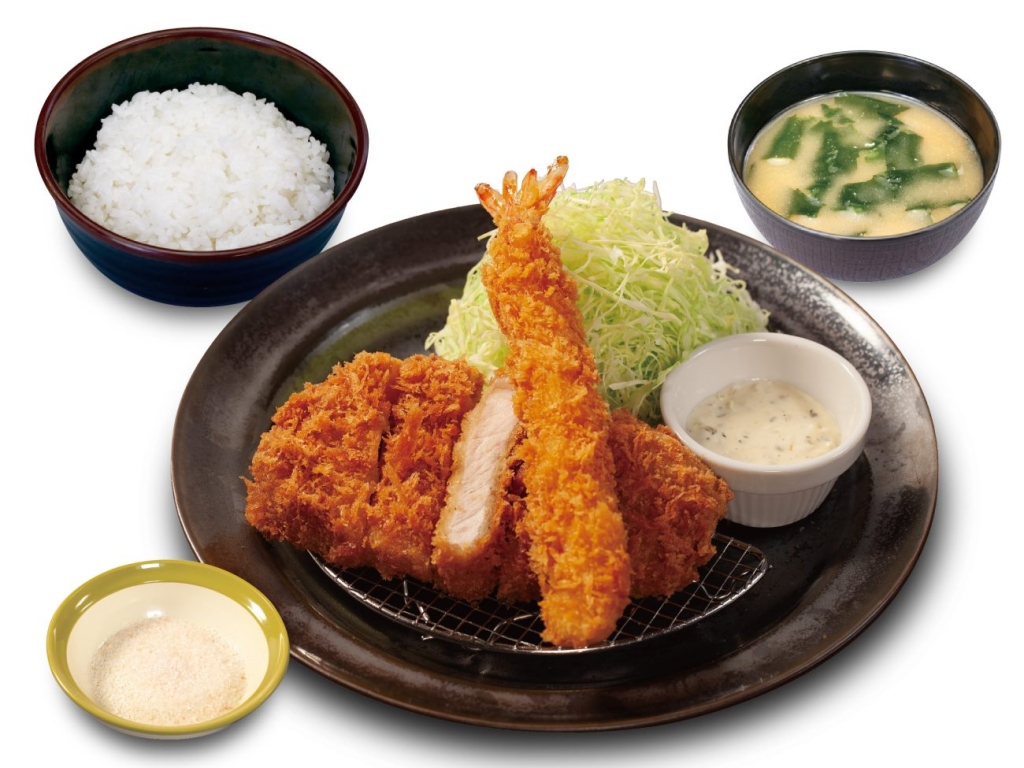 松のや「国産 麦小町ロースかつ&海老フライ定食」海老フライ1尾