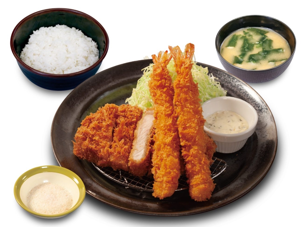 松のや「国産 麦小町ロースかつ&海老フライ定食」海老フライ2尾