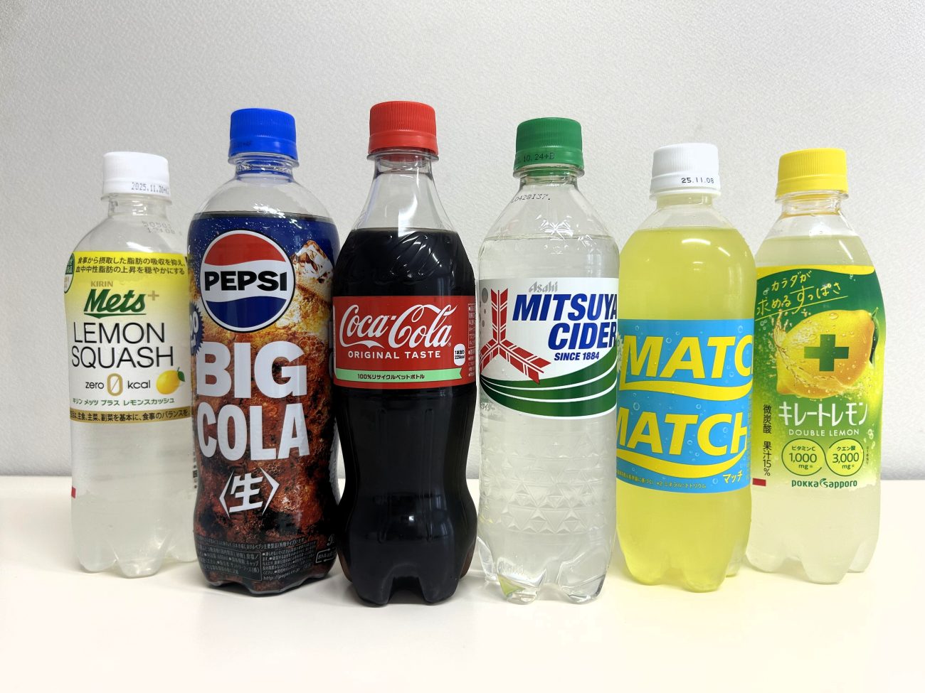 各社の主力炭酸飲料。若年層向けや健康志向の商品など提案の幅が広がっている