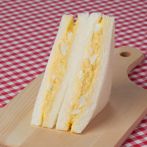 ファミマ「コク旨たまごサンド」