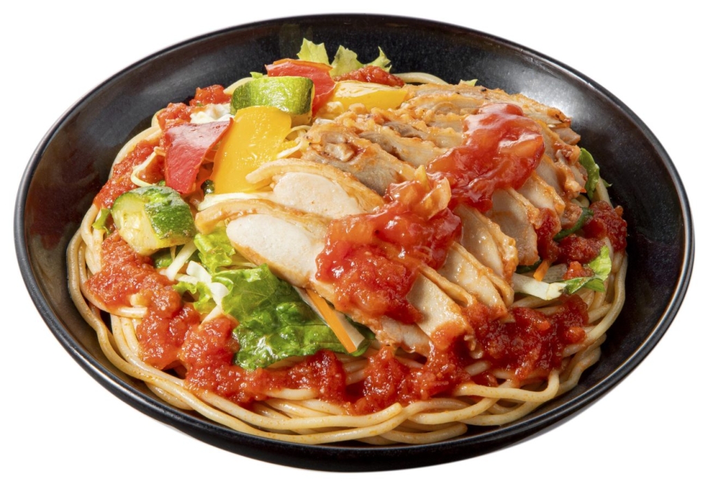 セブン‐イレブン「グリルチキンの旨辛トマトパスタサラダ」