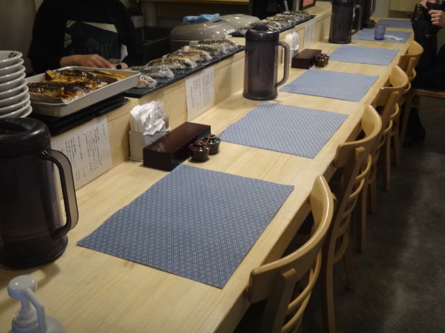 『麺屋 鯖の上にも三年』店舗内観