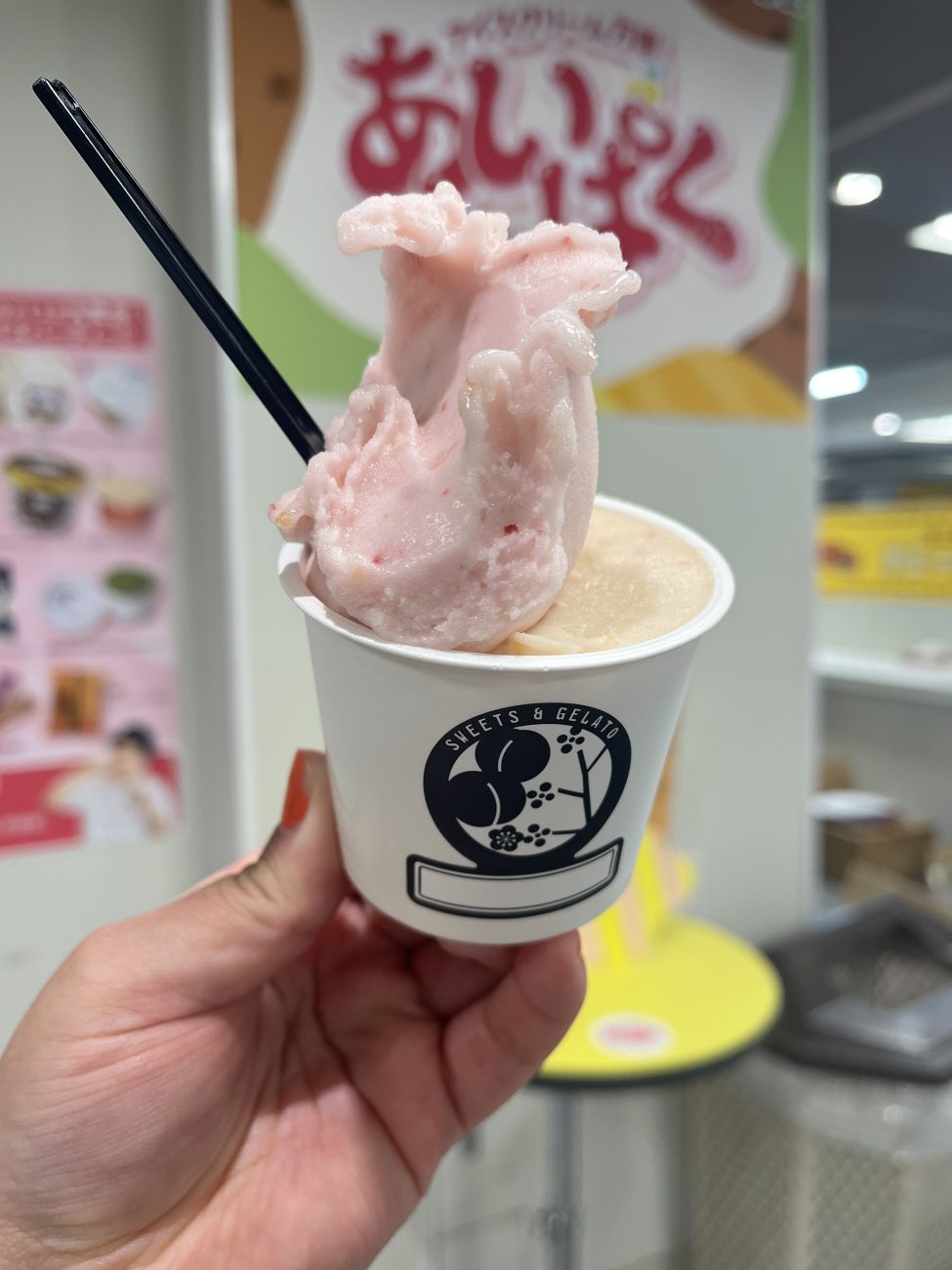 「桃農家カフェ ラペスカ」は桃の品種によって異なる味わいが楽しめるジェラート