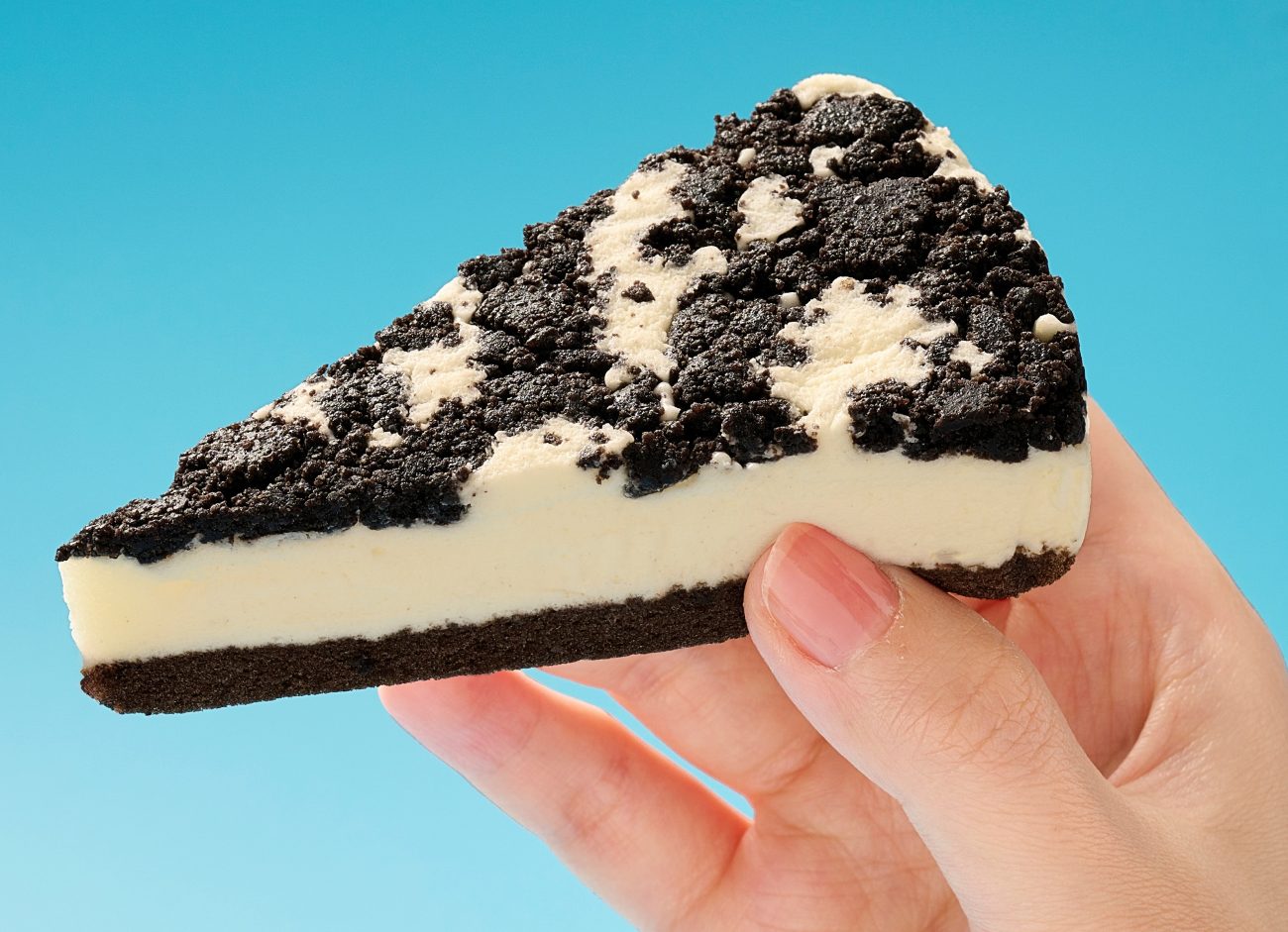 セブンイレブン「かじるクッキークリーム バニラムース仕立て」