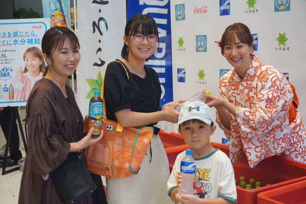 当日は藤本さんが手渡しでサンプリングを行った