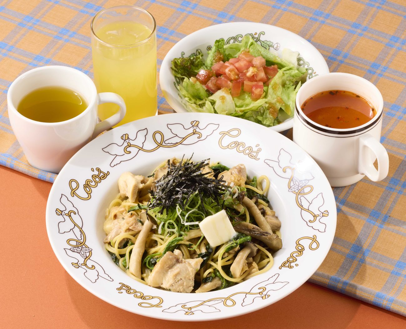 ココス「チキンときのこのバター醤油パスタランチ」
