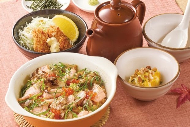 ジョナサン「炙り鮭ハラスといくらの出汁茶漬け+おつまみカキフライ膳」