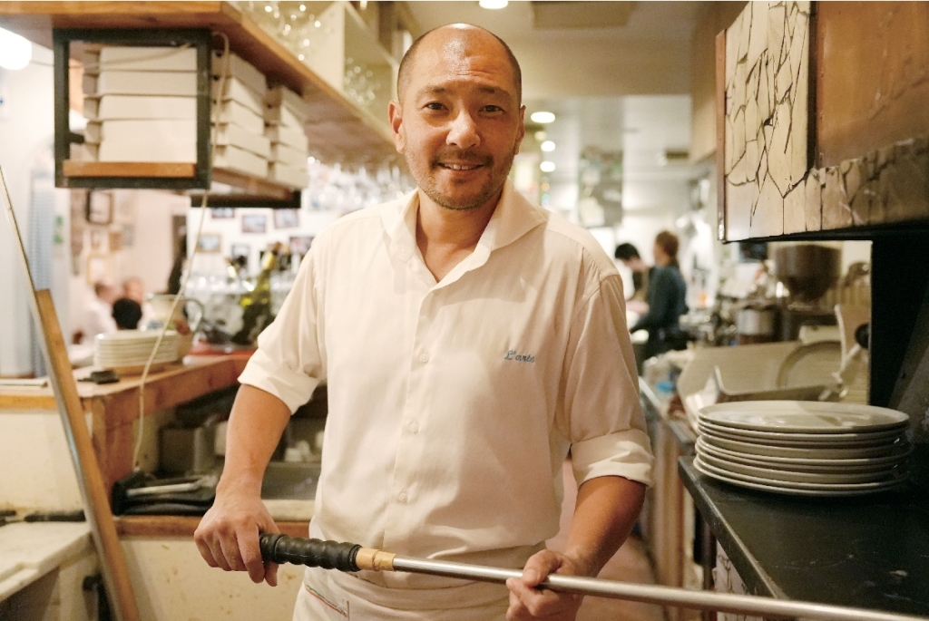 きのこメニュー3種を監修した井上勇シェフ
