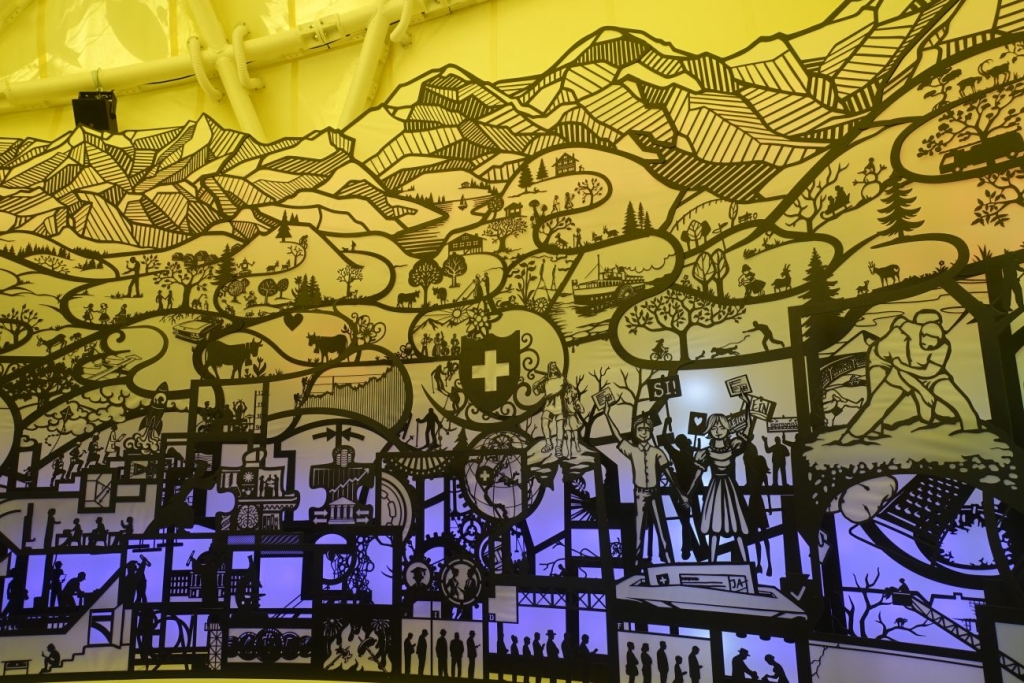 切り絵で“スイスらしさ”を探すウェルカム展示
