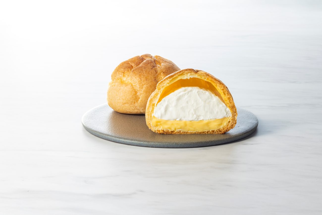セブン「たっぷりホイップのダブルシュー」断面
