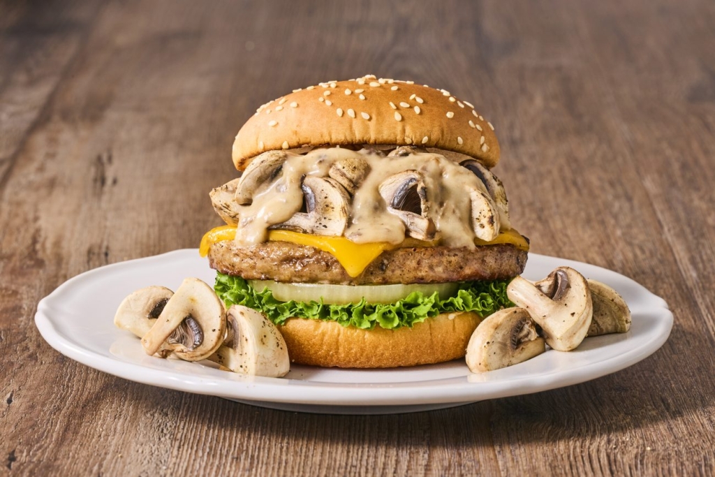 フレッシュネスバーガー「トリプルマッシュルームチーズバーガー ポルチーニクリームソース」