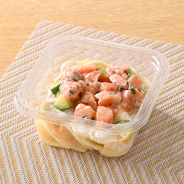 ファミマ「サーモンタルタル 彩り野菜&パスタ」
