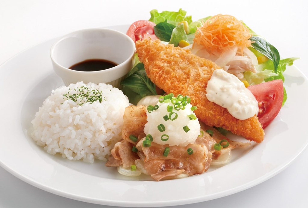 ジョイフル カフェプレートランチ･月曜日「白身魚フライと豚焼きしゃぶ&蒸し鶏サラダ」